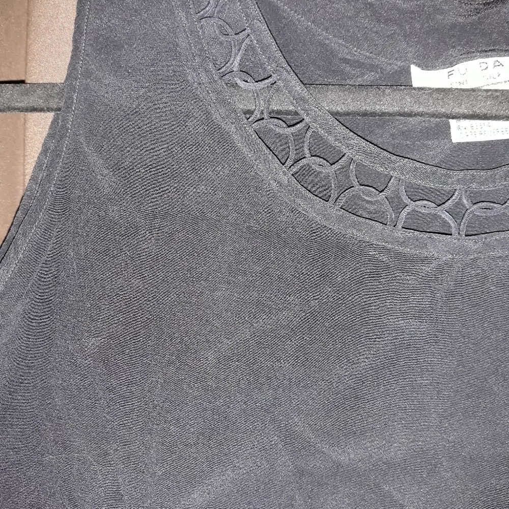 Tank - Picture 3 of 3